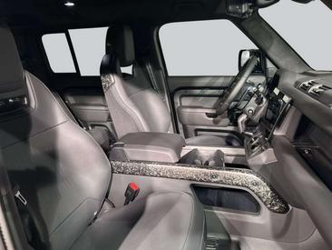 Land Rover Defender 110 P635 Octa Black 467 KW — photo 3