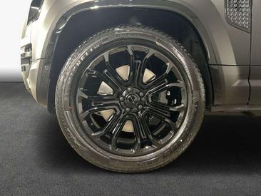 Land Rover Defender 110 P635 Octa Black 467 KW — photo 9
