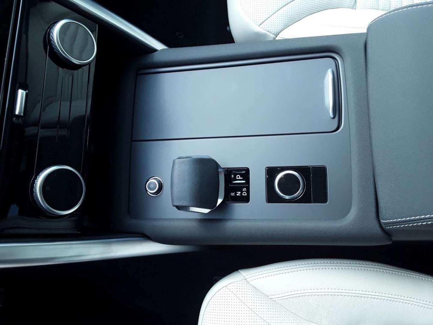 Land Rover Discovery D250 Dynamic SE (LR) - 2025 - Joinsteer - #15