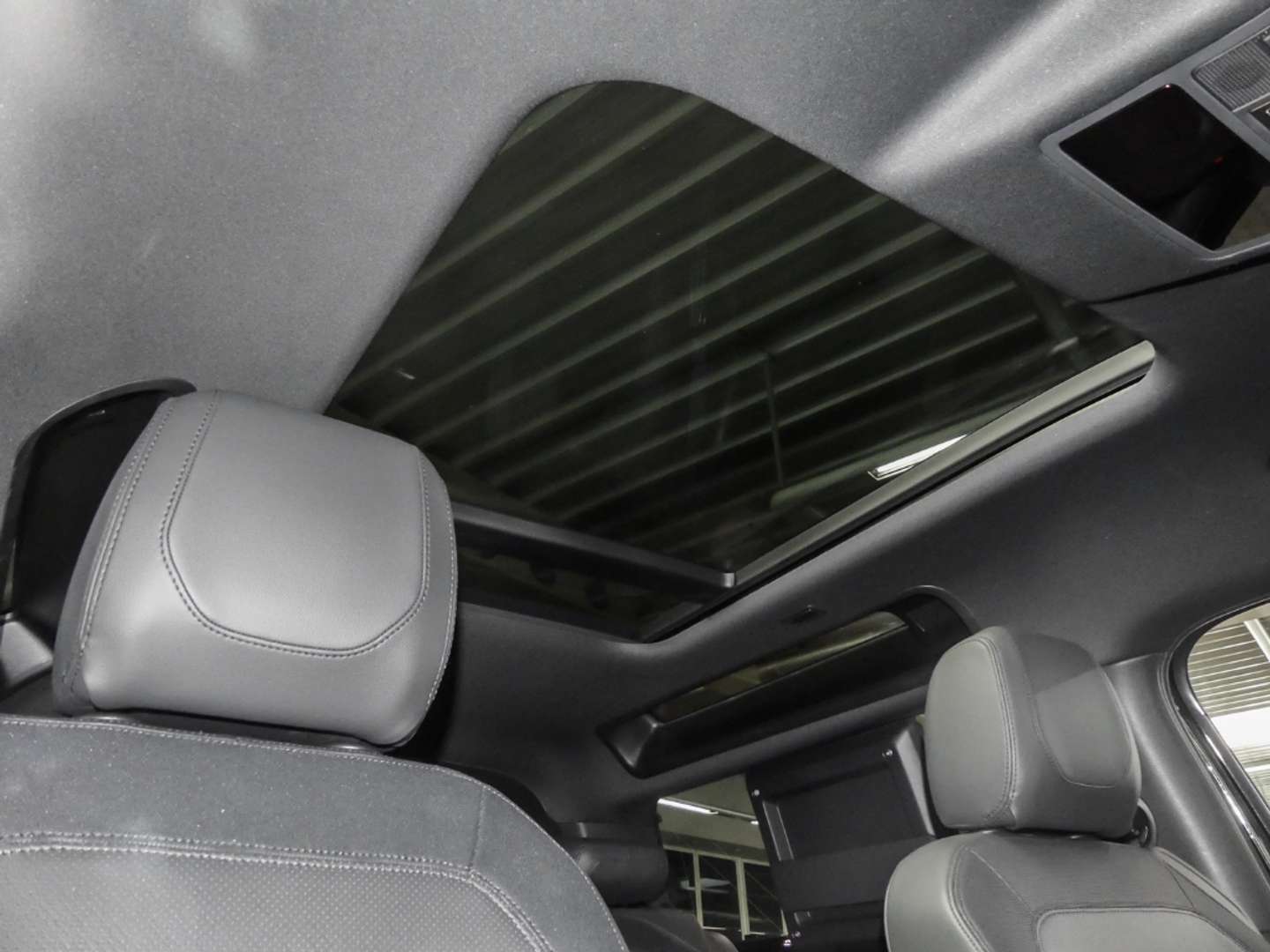 Land Rover Defender 90 X-Dynamic SE D250 - 2023 - Joinsteer - #15