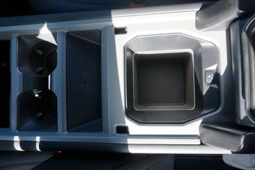 Land Rover Defender V8 P425 — photo 11