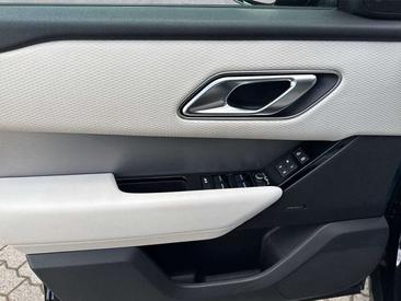 Land Rover Range Rover Velar P250 R-Dynamic SE — photo 11