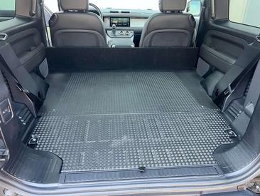 Land Rover Defender 90 D250 X-Dy SE — photo 18