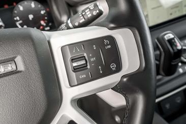 Land Rover Defender 90 SE 3.0 Diesel D250 — photo 16