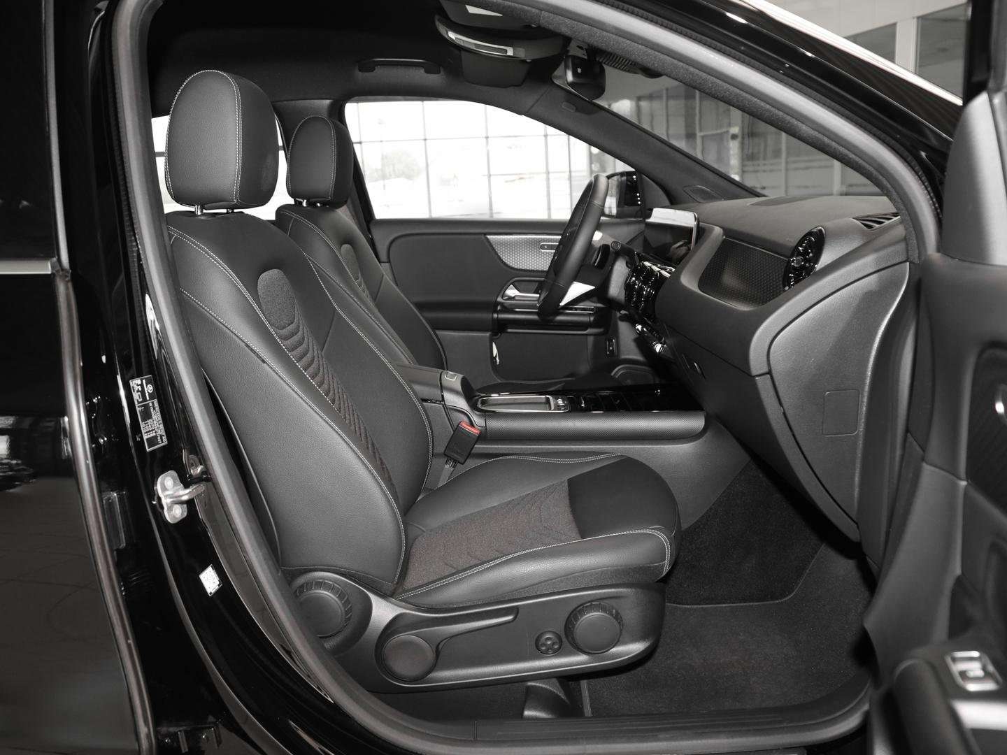 Mercedes GLA 200 - 2025 - Joinsteer - #5