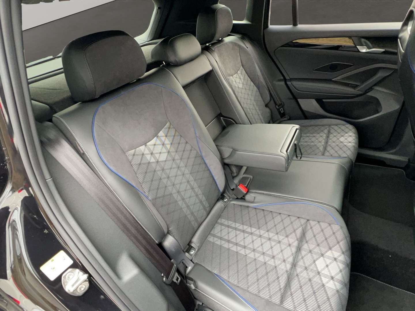 Volkswagen TIGUAN TDI 4Motion R-Line - 2025 - Joinsteer - #14