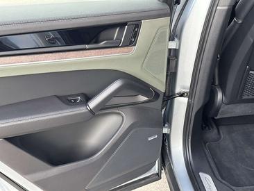 Porsche Cayenne III E-Hybrid — photo 12