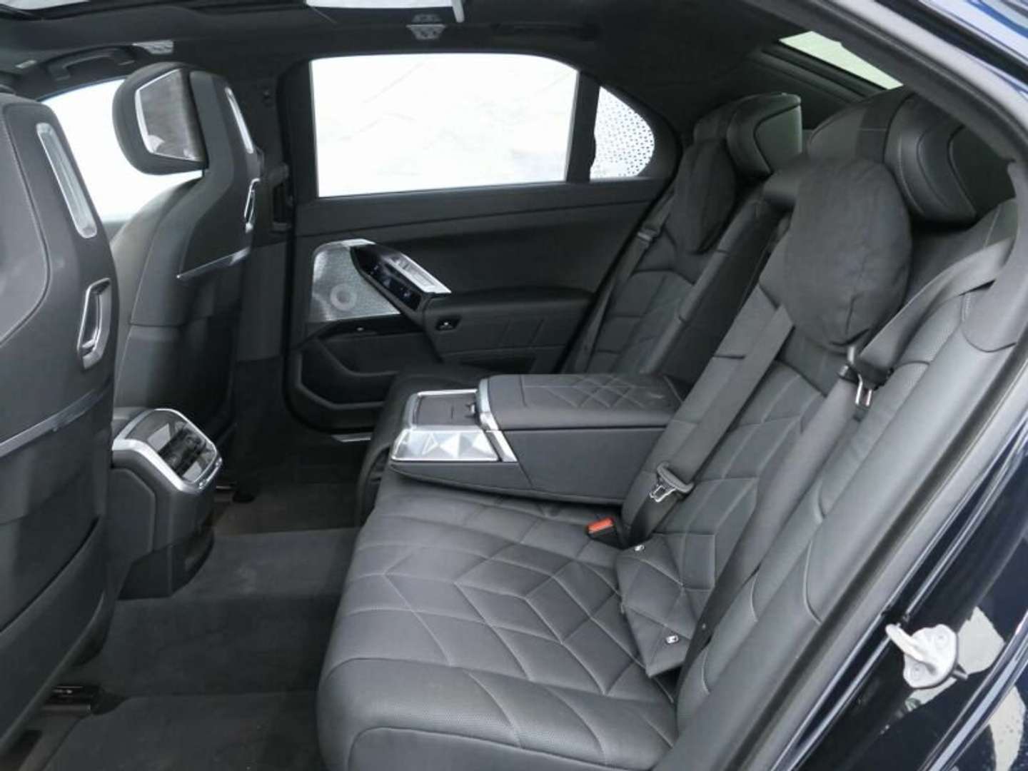 BMW I7 Lounge M70 XDrive - 2023 - Joinsteer - #13