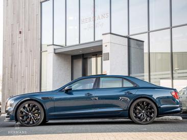 Bentley Flying Spur V8 Mulliner First Edition — photo 13