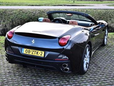 Ferrari California — photo 8