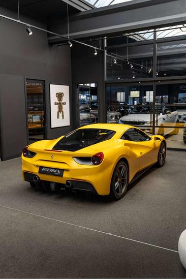 Ferrari 488 GTB — photo 25