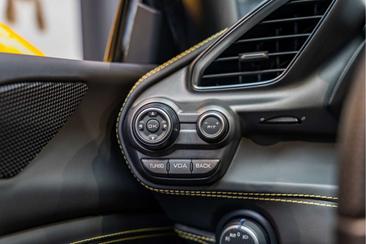 Ferrari 488 GTB — photo 34
