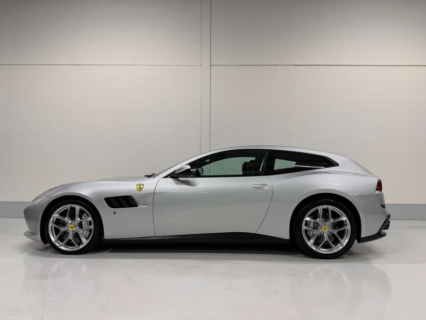 Ferrari GTC4Lusso - 2017 - Joinsteer - #1