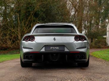 Ferrari GTC4Lusso — photo 5