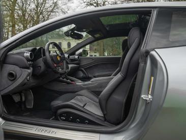 Ferrari GTC4Lusso — photo 8