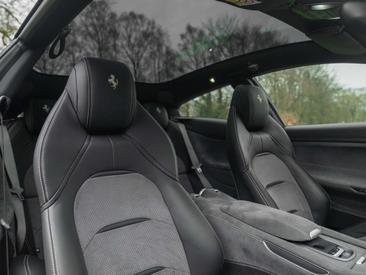 Ferrari GTC4Lusso — photo 10