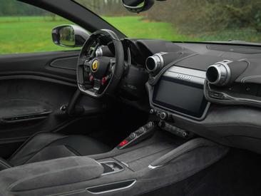Ferrari GTC4Lusso — photo 11