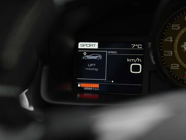 Ferrari GTC4Lusso — photo 12