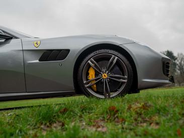 Ferrari GTC4Lusso — photo 13