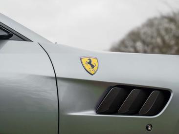 Ferrari GTC4Lusso — photo 15