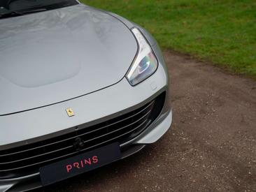 Ferrari GTC4Lusso — photo 22