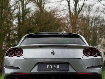 Ferrari GTC4Lusso — photo 27