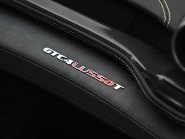 Ferrari GTC4Lusso — photo 49