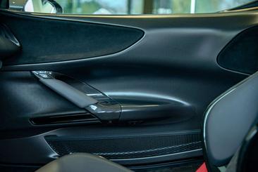 Ferrari SF90 Stradale — photo 17