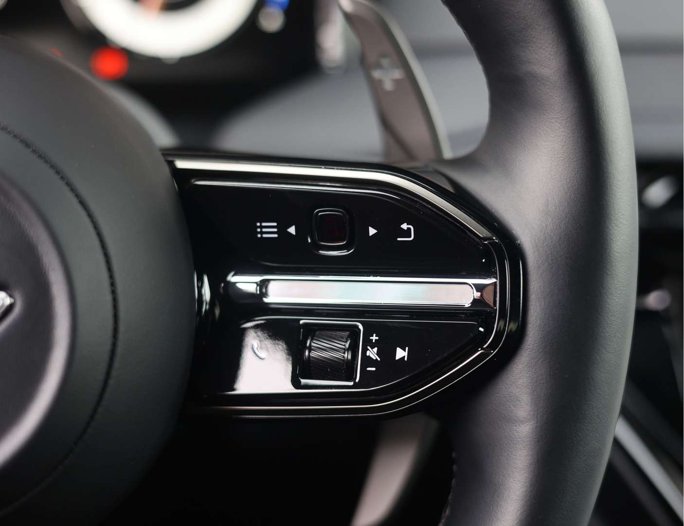 Aston Martin DB12 4.0 V8 - 2025 - Joinsteer - #29