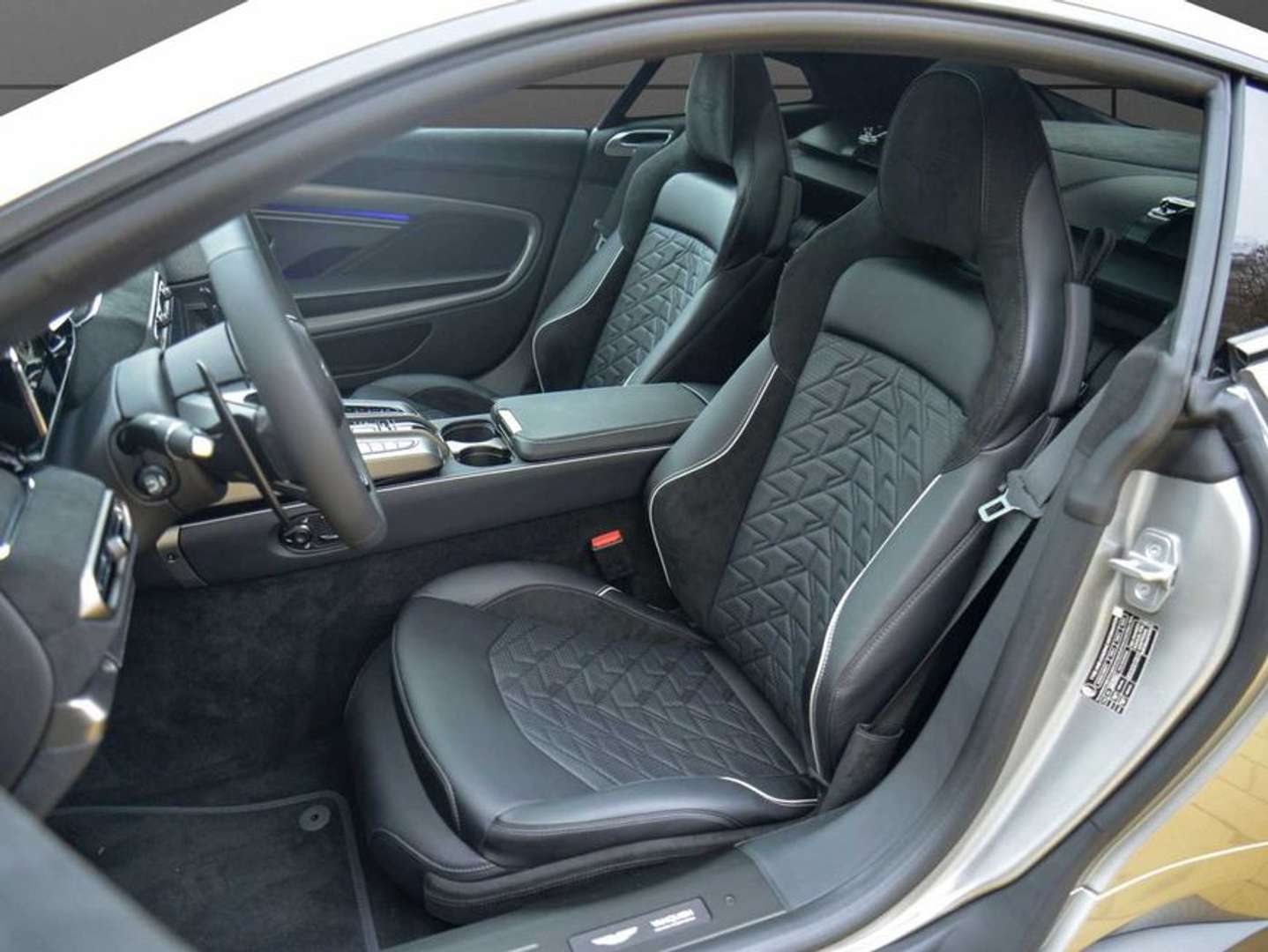 Aston Martin Vanquish Coupé - 2025 - Joinsteer - #12