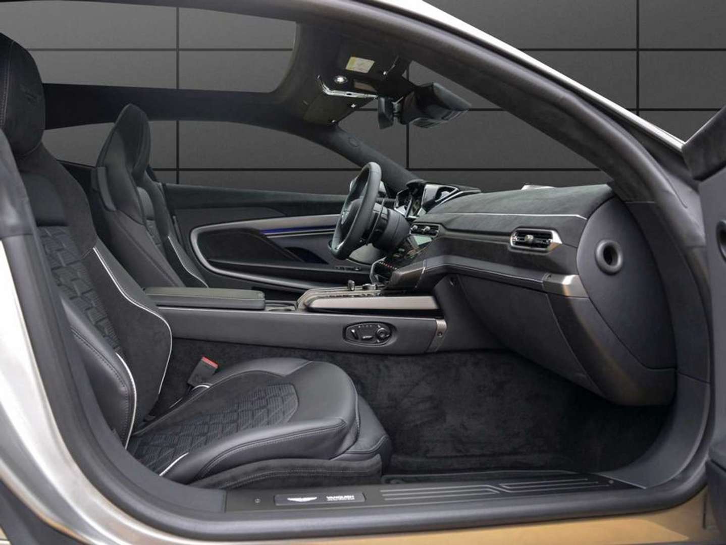 Aston Martin Vanquish Coupé - 2025 - Joinsteer - #14