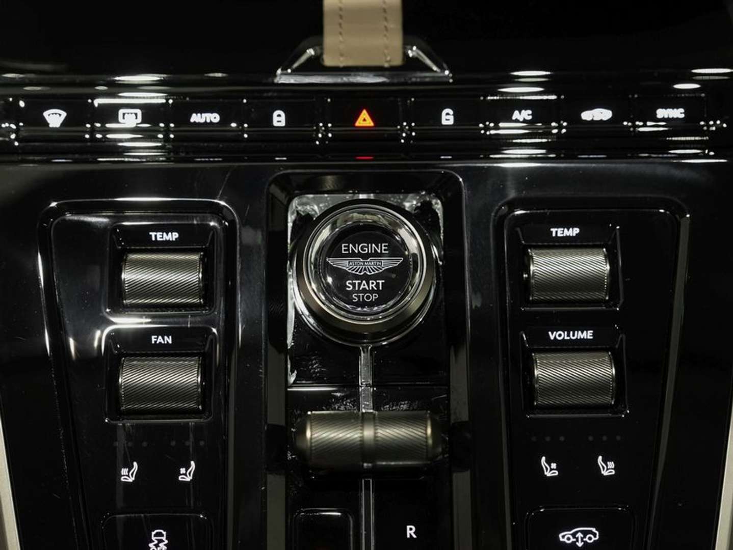 Aston Martin DBX DBX S - 2026 - Joinsteer - #16