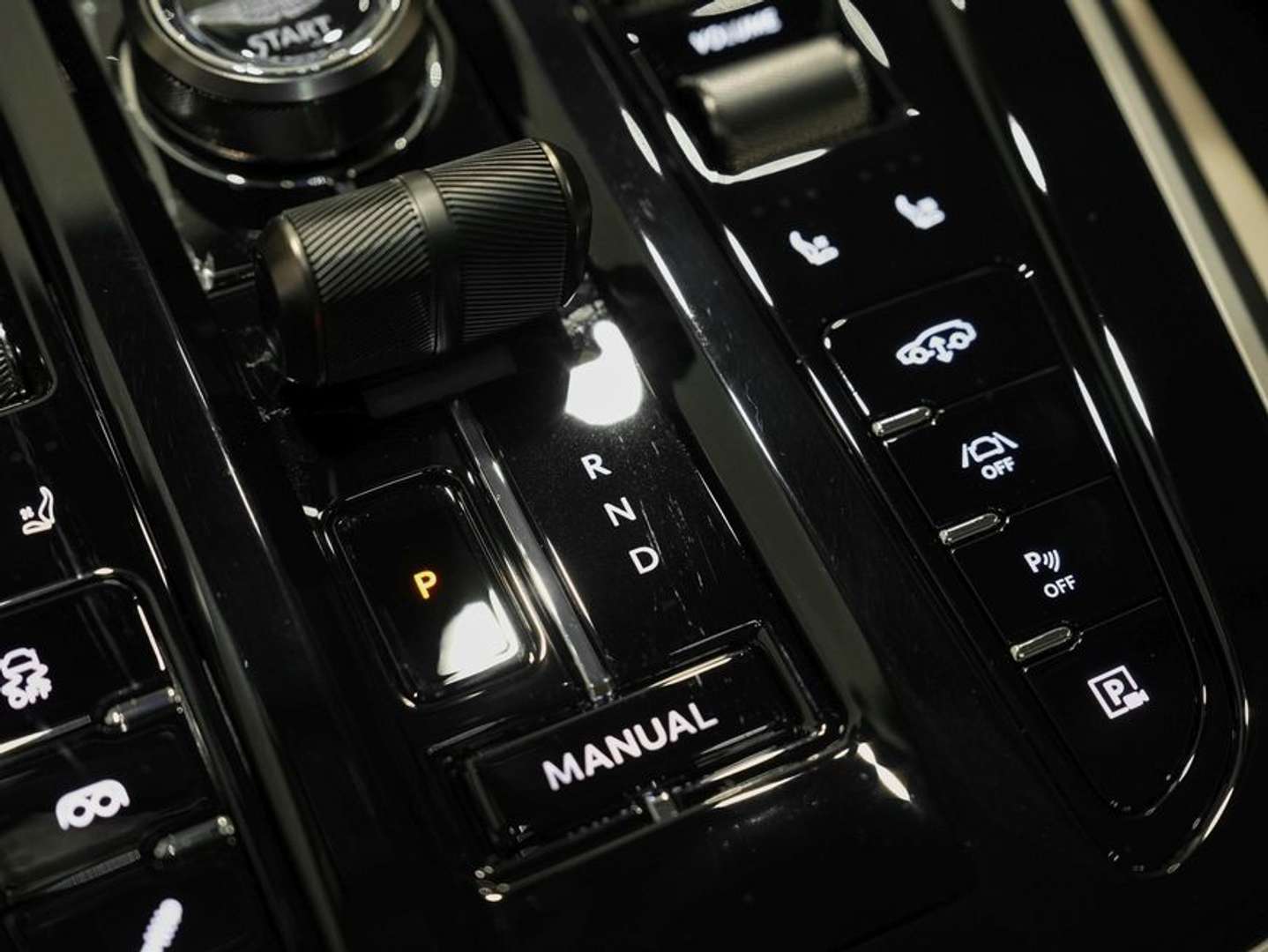 Aston Martin DBX DBX S - 2026 - Joinsteer - #18