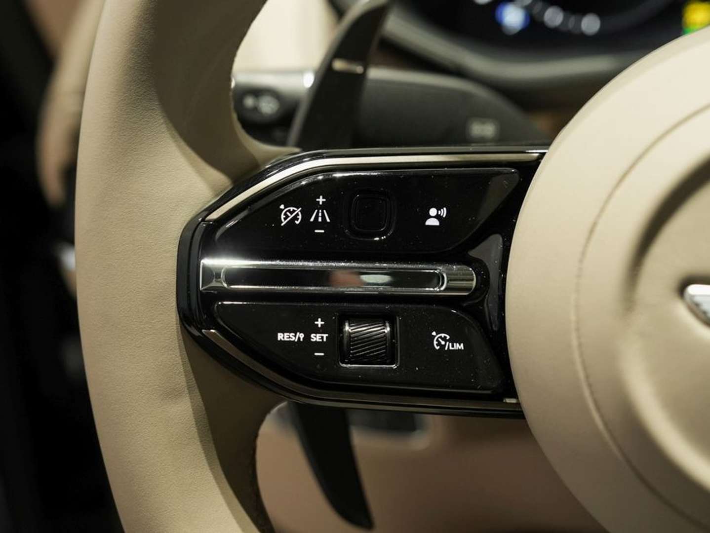 Aston Martin DBX DBX S - 2026 - Joinsteer - #22