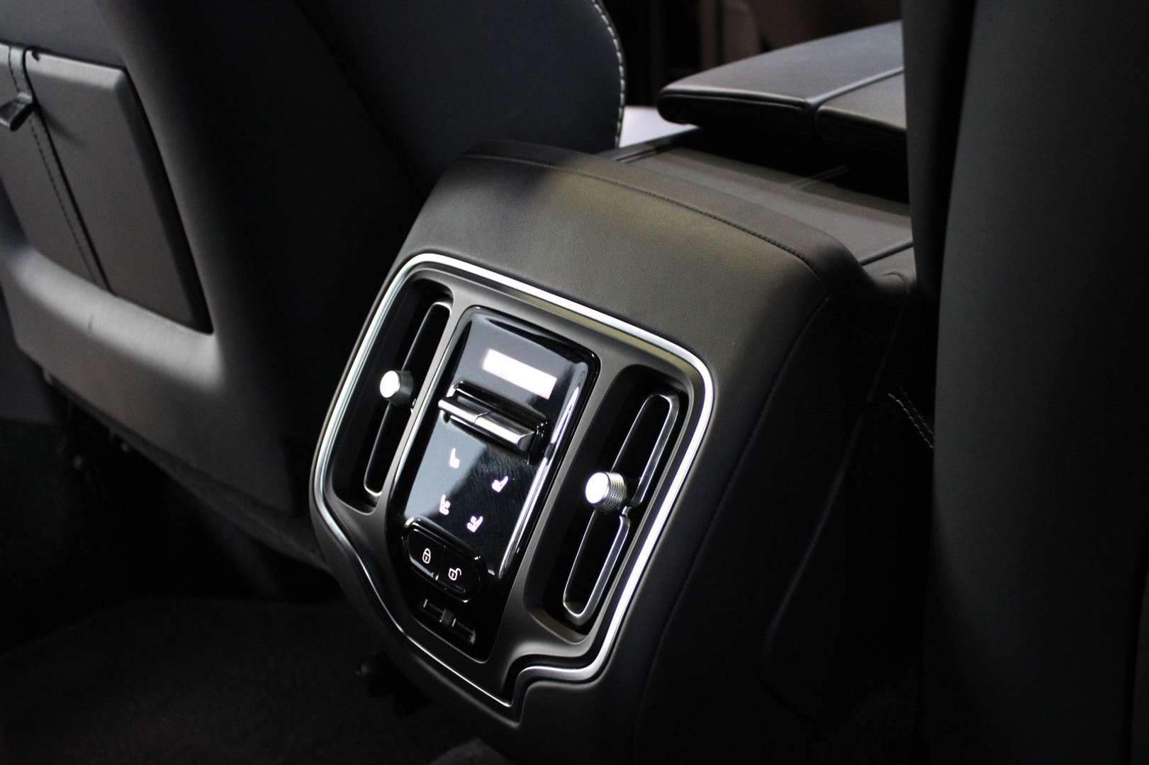 Aston Martin DBX 4.0 V8 EXKLUSIV - 2024 - Joinsteer - #23