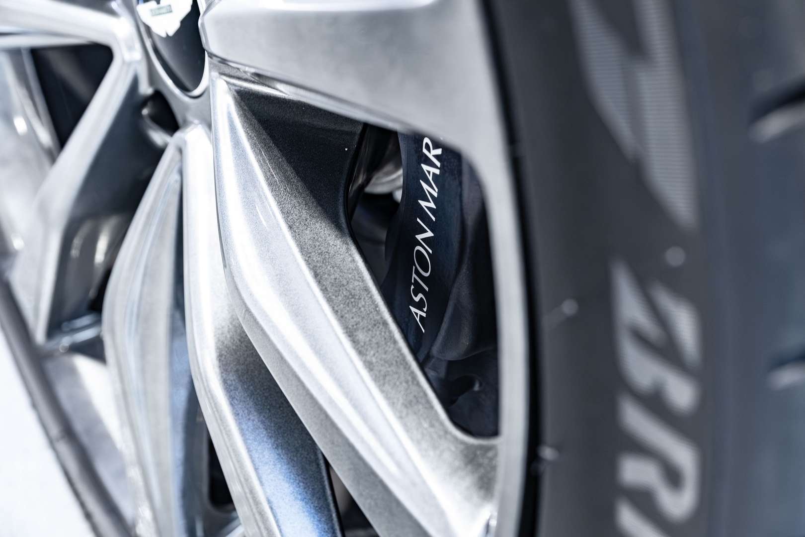 Aston Martin DB11 V8 - 2018 - Joinsteer - #27