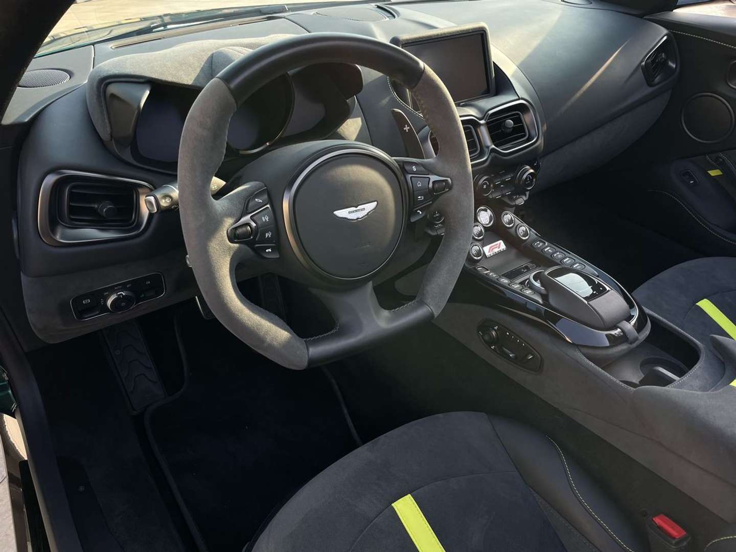 Aston Martin Vantage Roadster 4.0 V8 F1 Auto - 2023 - Joinsteer - #4