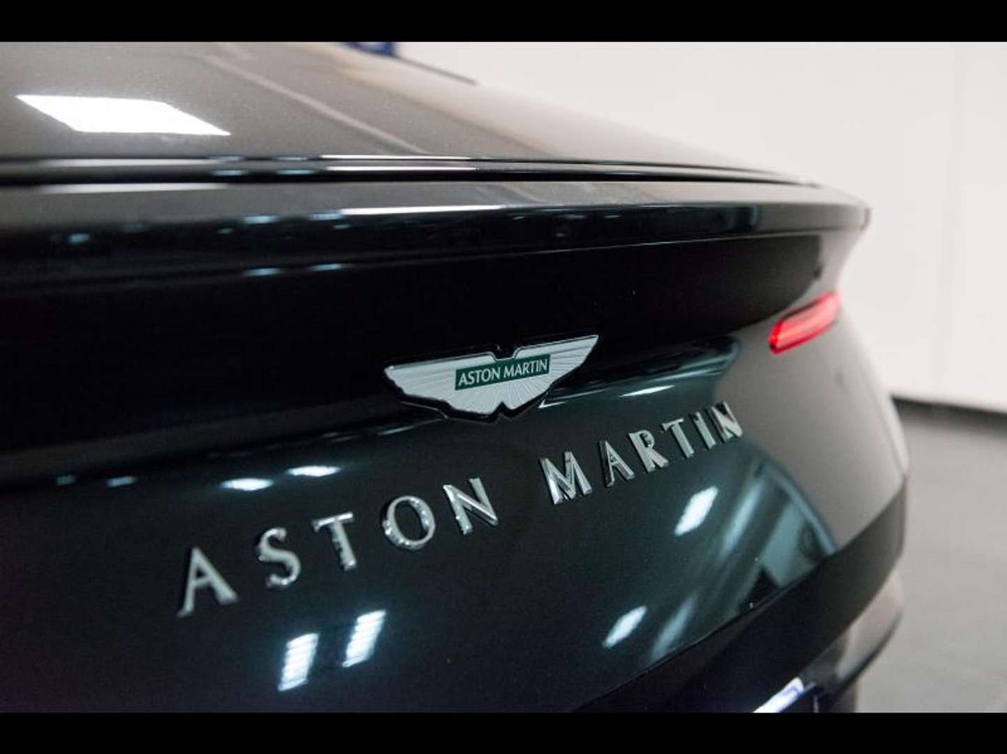Aston Martin DB12 V8 4.0 680ch BVA8 - 2025 - Joinsteer - #5