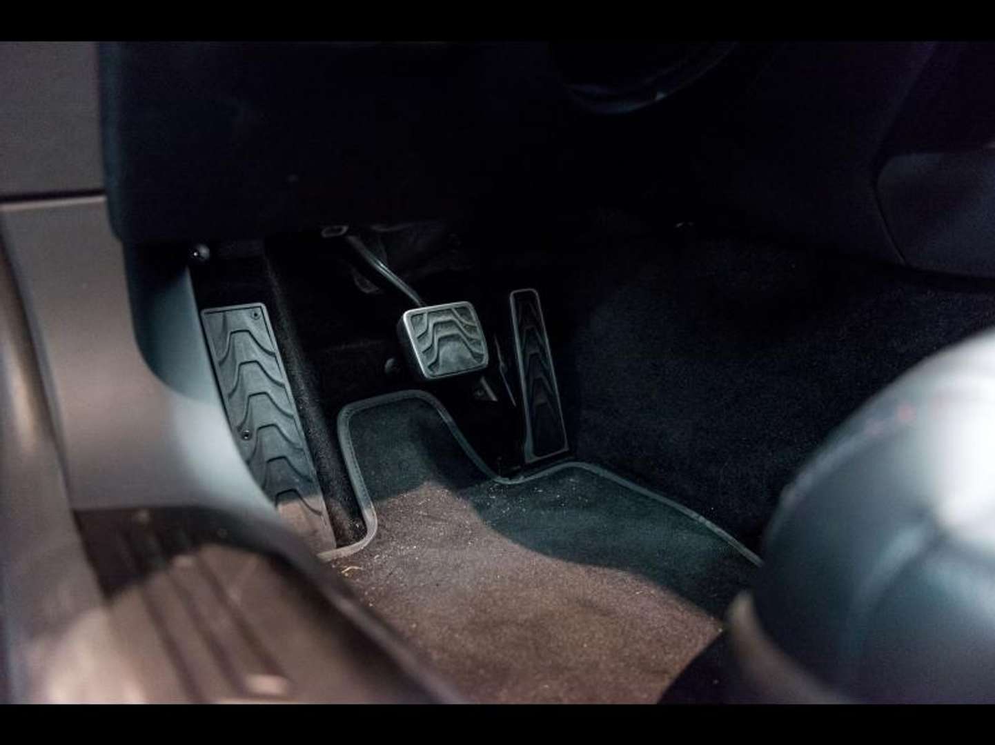 Aston Martin DB12 V8 4.0 680ch BVA8 - 2025 - Joinsteer - #12