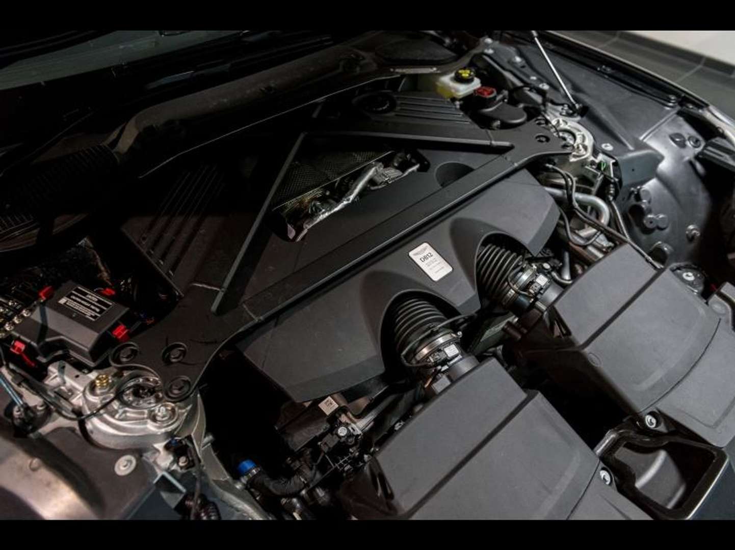 Aston Martin DB12 V8 4.0 680ch BVA8 - 2025 - Joinsteer - #14