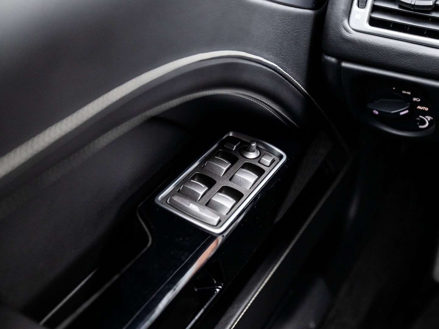 Aston Martin Rapide 6.0 V12 - 2014 - Joinsteer - #12