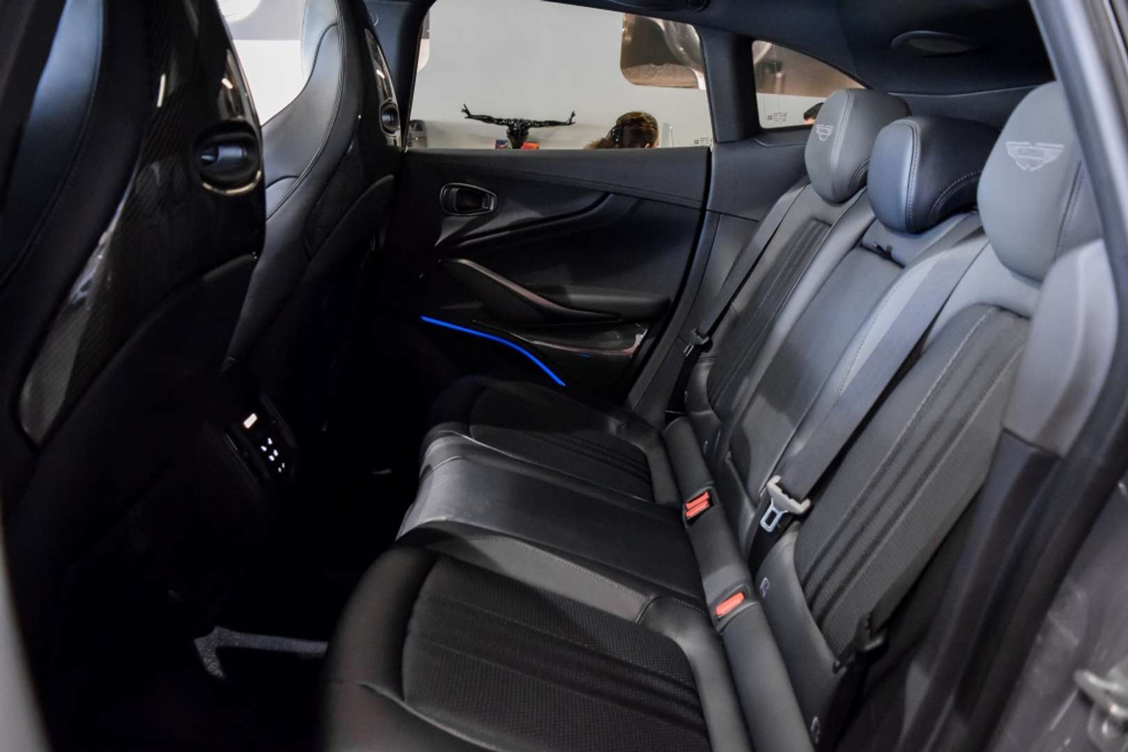 Aston Martin DBX 4.0 AWD - 2026 - Joinsteer - #9