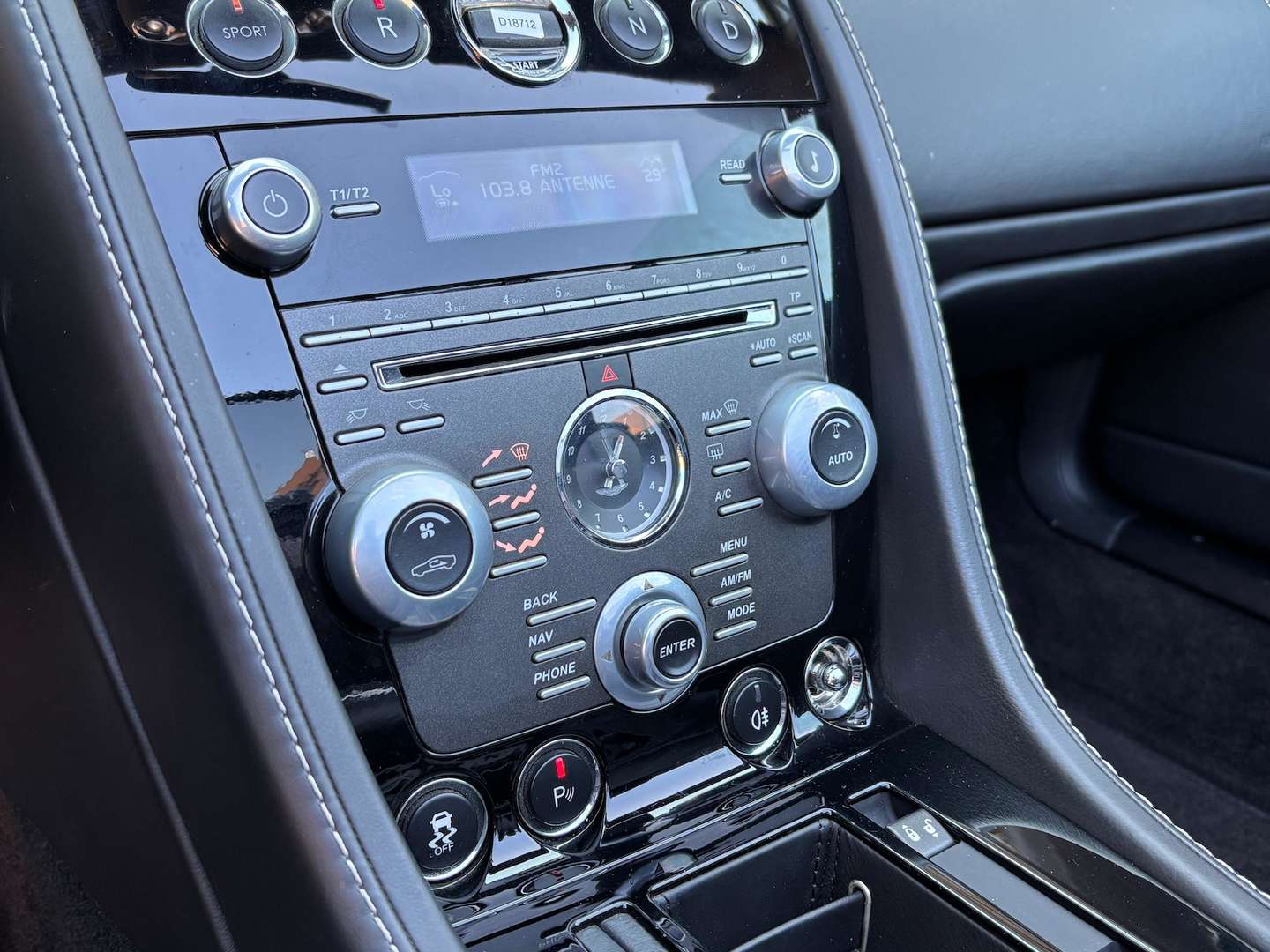 Aston Martin Vantage V8 Roadster - 2014 - Joinsteer - #24