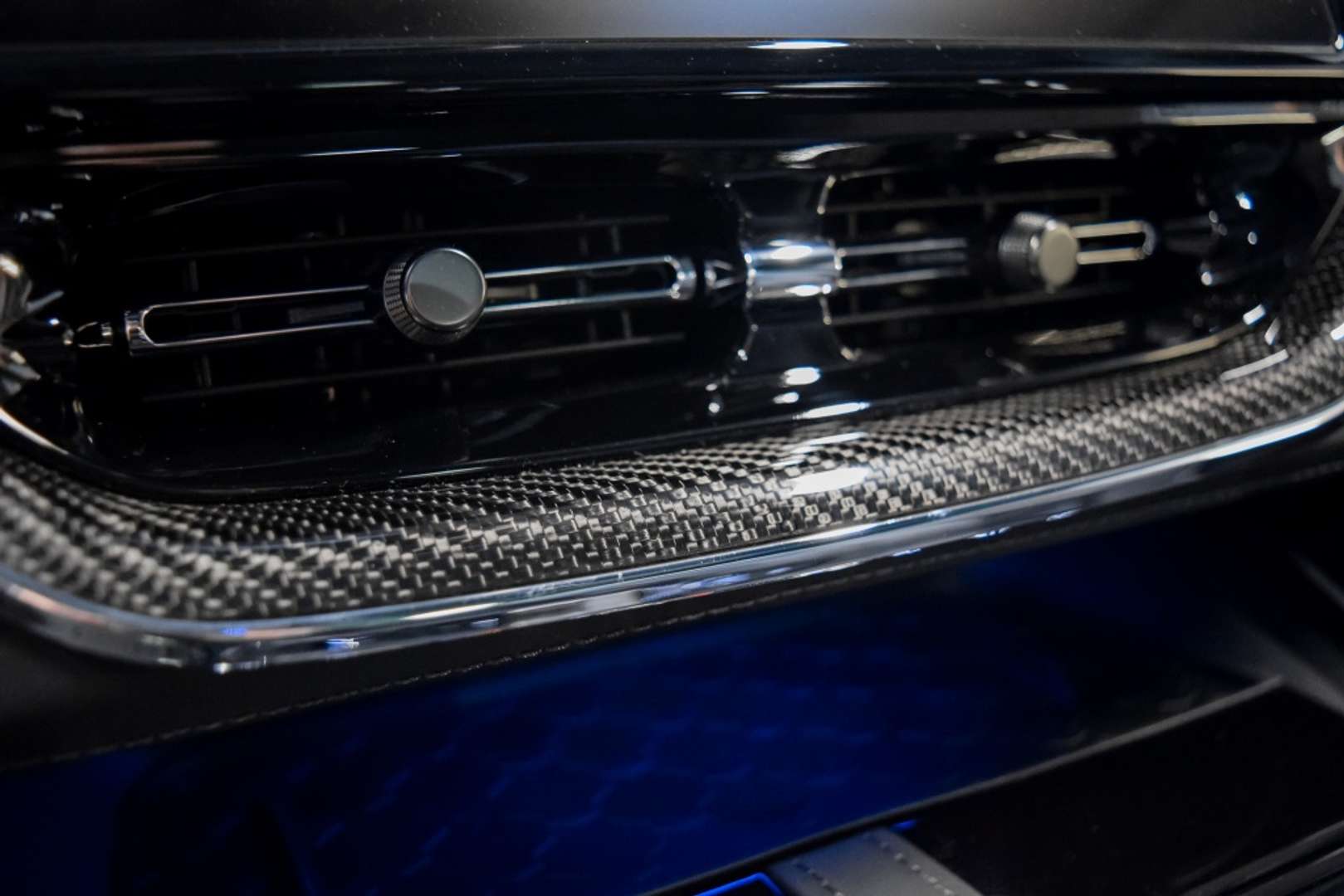 Aston Martin DBX 4.0 AWD - 2026 - Joinsteer - #19