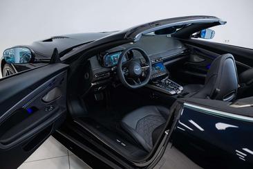 Aston Martin Vanquish Volante — photo 5
