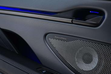 Aston Martin Vanquish Volante — photo 36