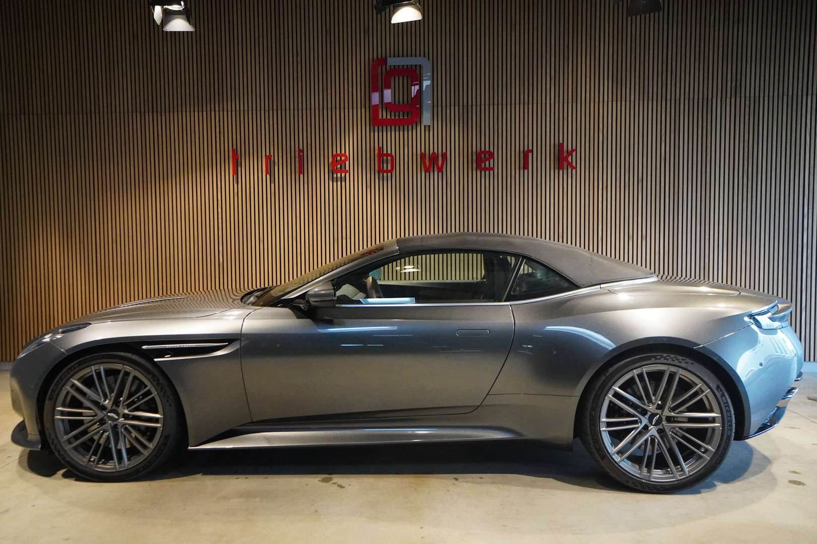Aston Martin DB12 Volante 4.0 V8 B&W - 2024 - Joinsteer - #14