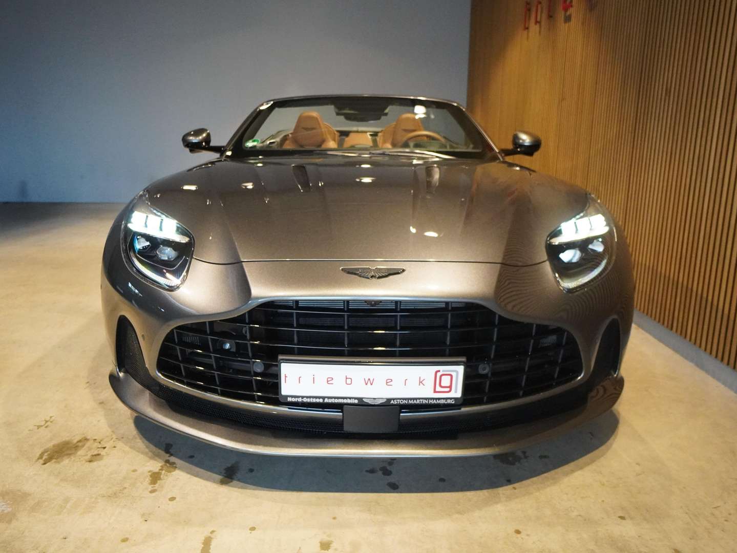 Aston Martin DB12 Volante 4.0 V8 B&W - 2024 - Joinsteer - #20