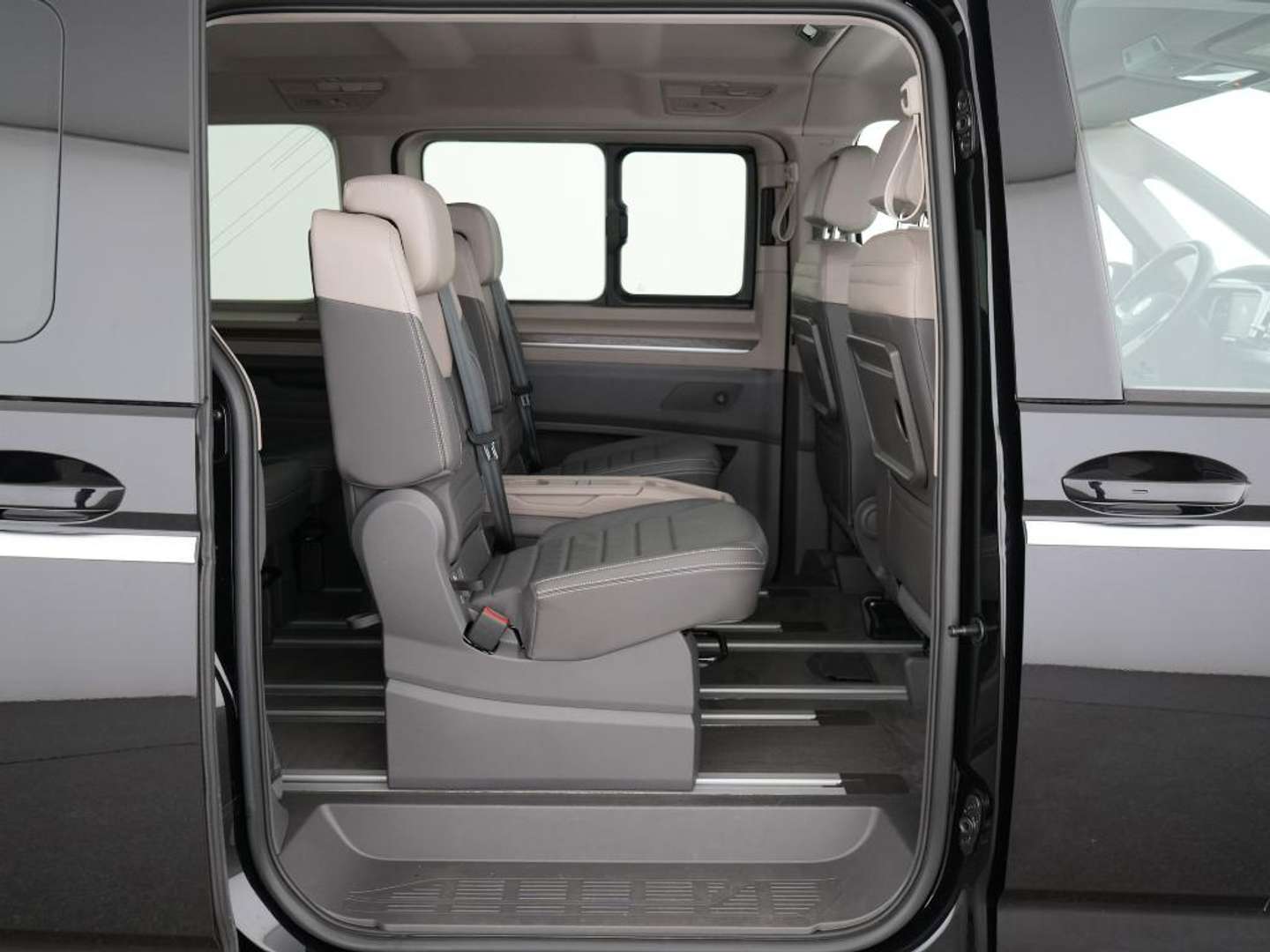 Volkswagen Multivan TDI Style - 2024 - Joinsteer - #5