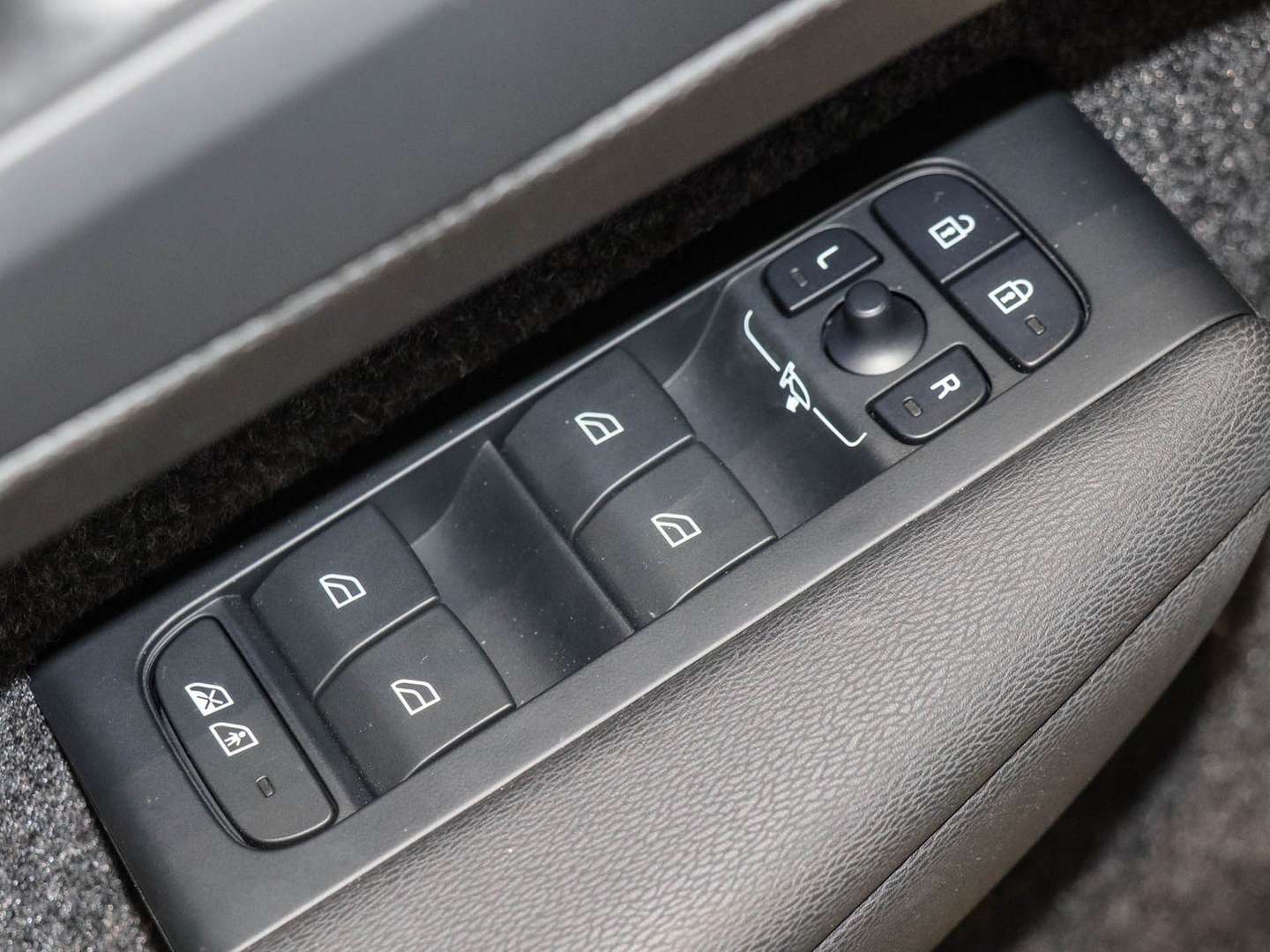 Volvo C40 Recharge PLUS - 2025 - Joinsteer - #15